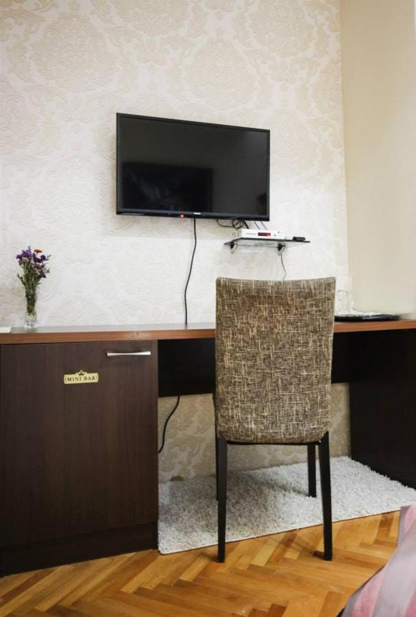 Hotel Villa Alexander Skopje Extérieur photo