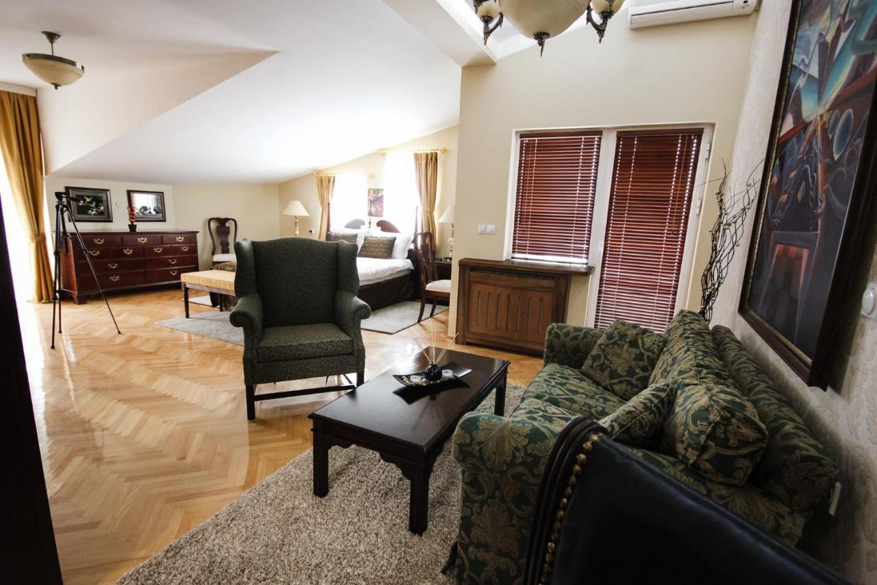 Hotel Villa Alexander Skopje Extérieur photo