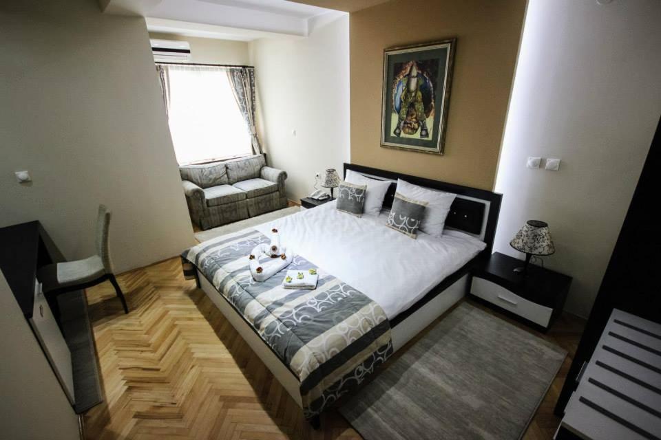 Hotel Villa Alexander Skopje Extérieur photo