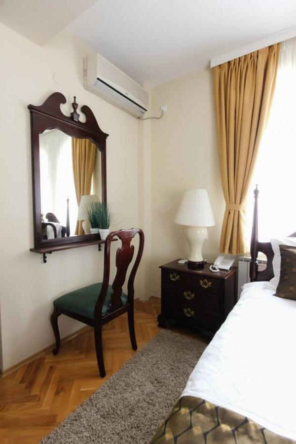 Hotel Villa Alexander Skopje Extérieur photo