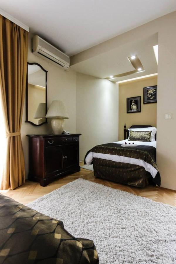 Hotel Villa Alexander Skopje Extérieur photo