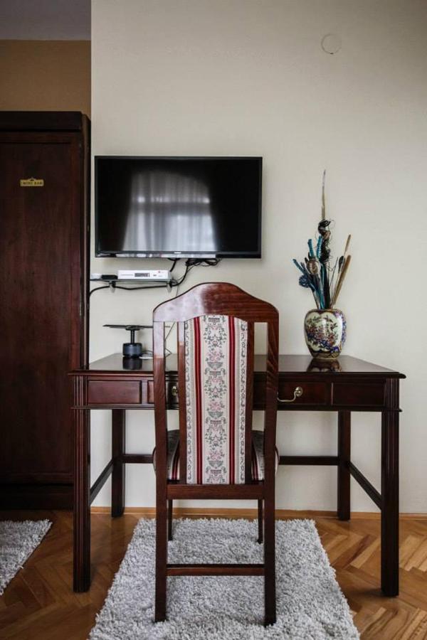 Hotel Villa Alexander Skopje Extérieur photo