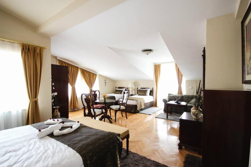 Hotel Villa Alexander Skopje Extérieur photo